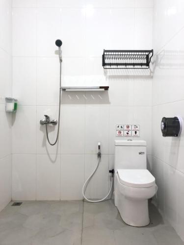 Shower Ruang Keluarga